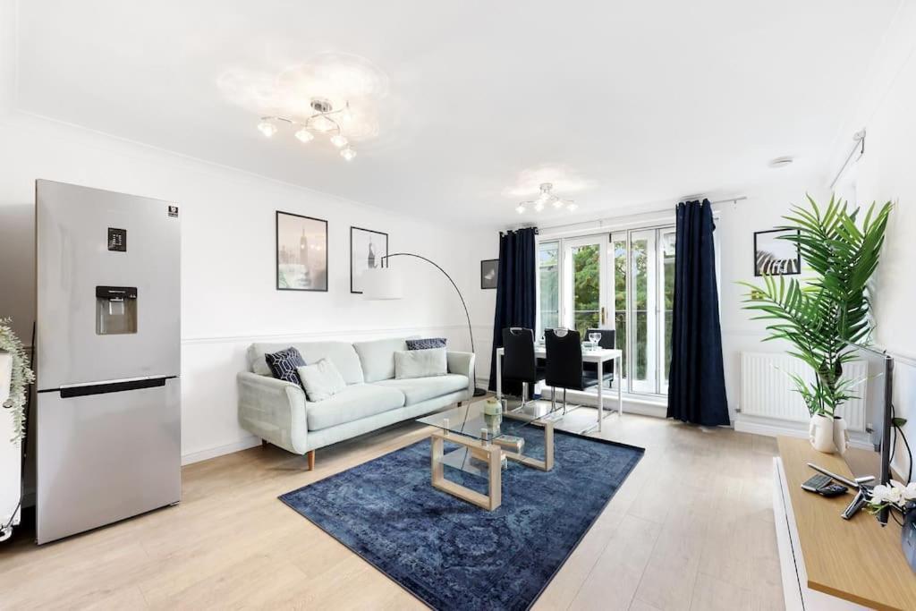 3-bedroom Short Term & Flexible Renting Limehouse With Free Wifi & Free Parking *