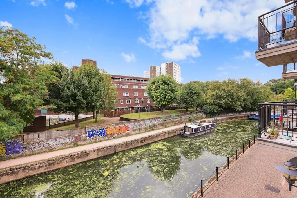Appartamento 3-bedroom Short Term & Flexible Renting Limehouse With Free Wifi & Free Parking Londra