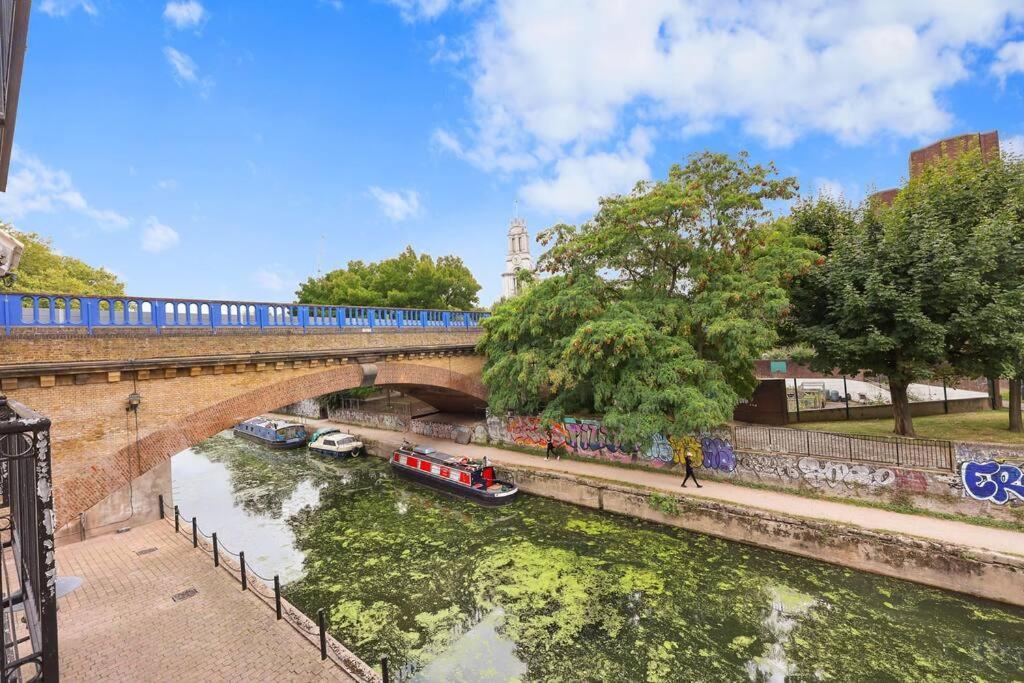 3-bedroom Short Term & Flexible Renting Limehouse With Free Wifi & Free Parking * Londra