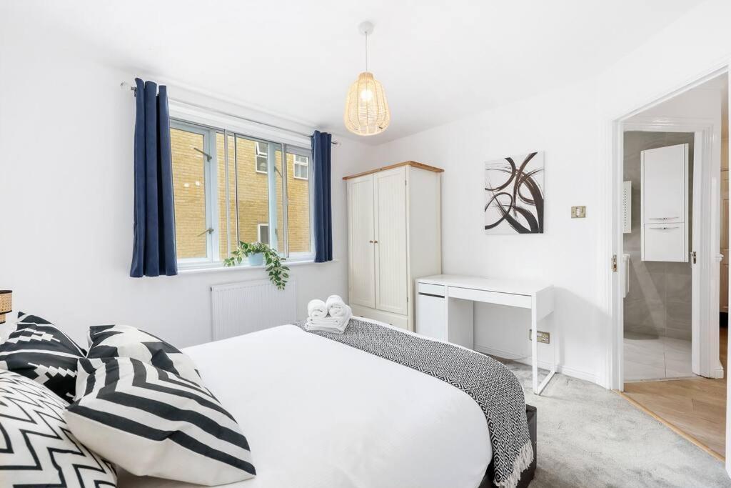 Appartamento 3-bedroom Short Term & Flexible Renting Limehouse With Free Wifi & Free Parking