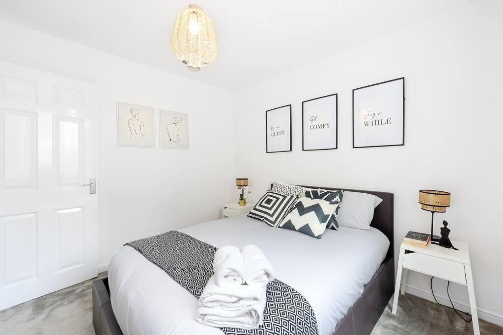 3-bedroom Short Term & Flexible Renting Limehouse With Free Wifi & Free Parking Appartamento